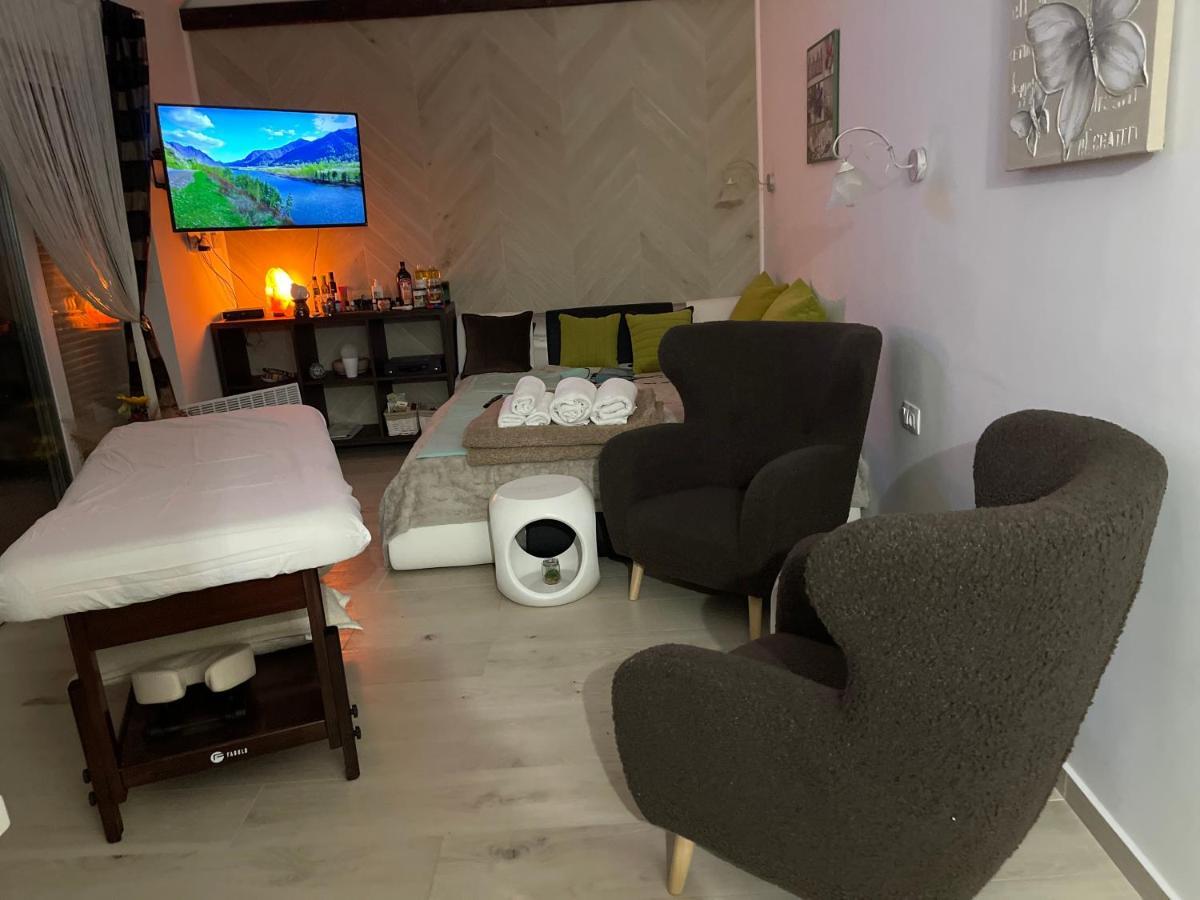Regina Delux Apartman Gyula Exterior foto