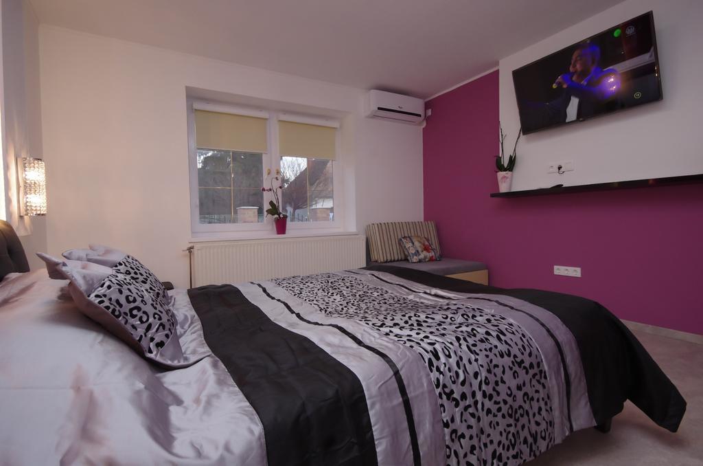 Regina Delux Apartman Gyula Exterior foto